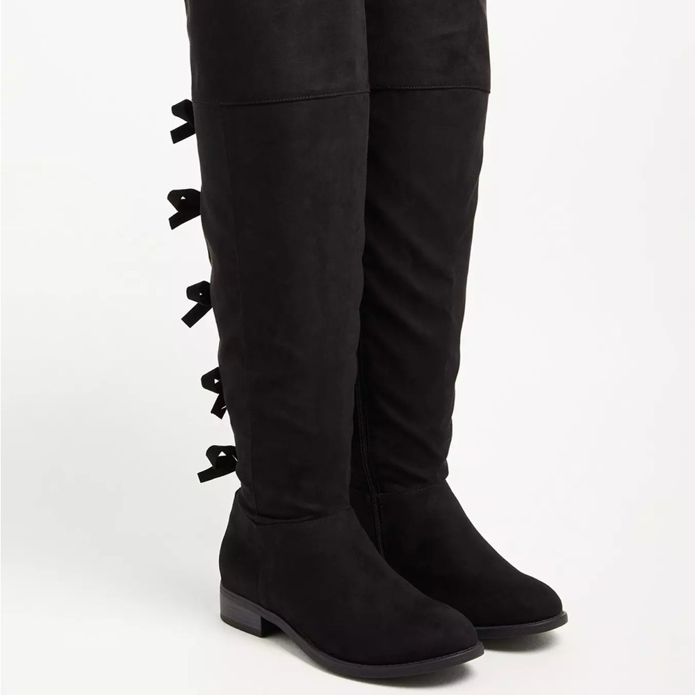 Black Over-the-Knee Boots with Decorative Bows